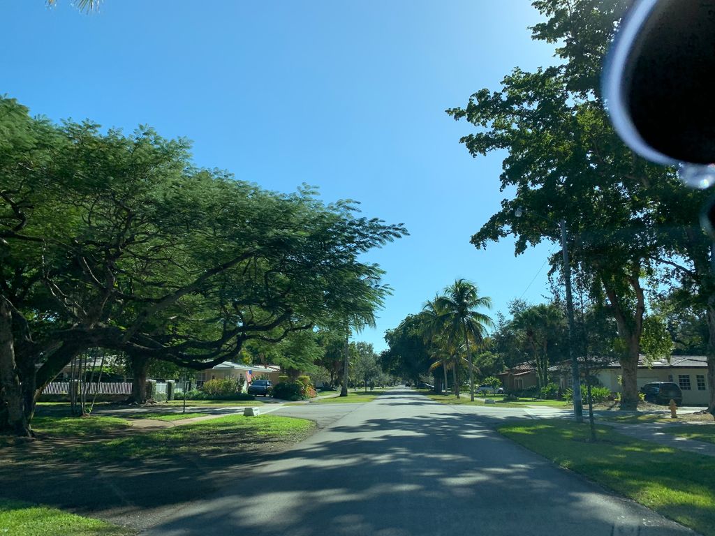 Coral Gables Riviera, Coral Gables — Street-level view — Mapillary