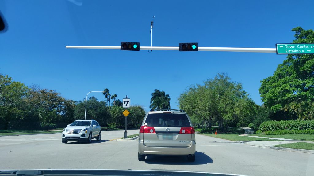 Coral Harbour at Weston, Weston — Street-level view — Mapillary