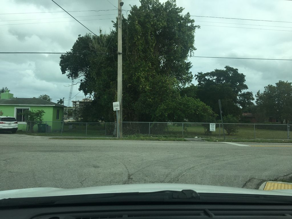Courtly Manor, Biscayne Park — Street-level view — Mapillary