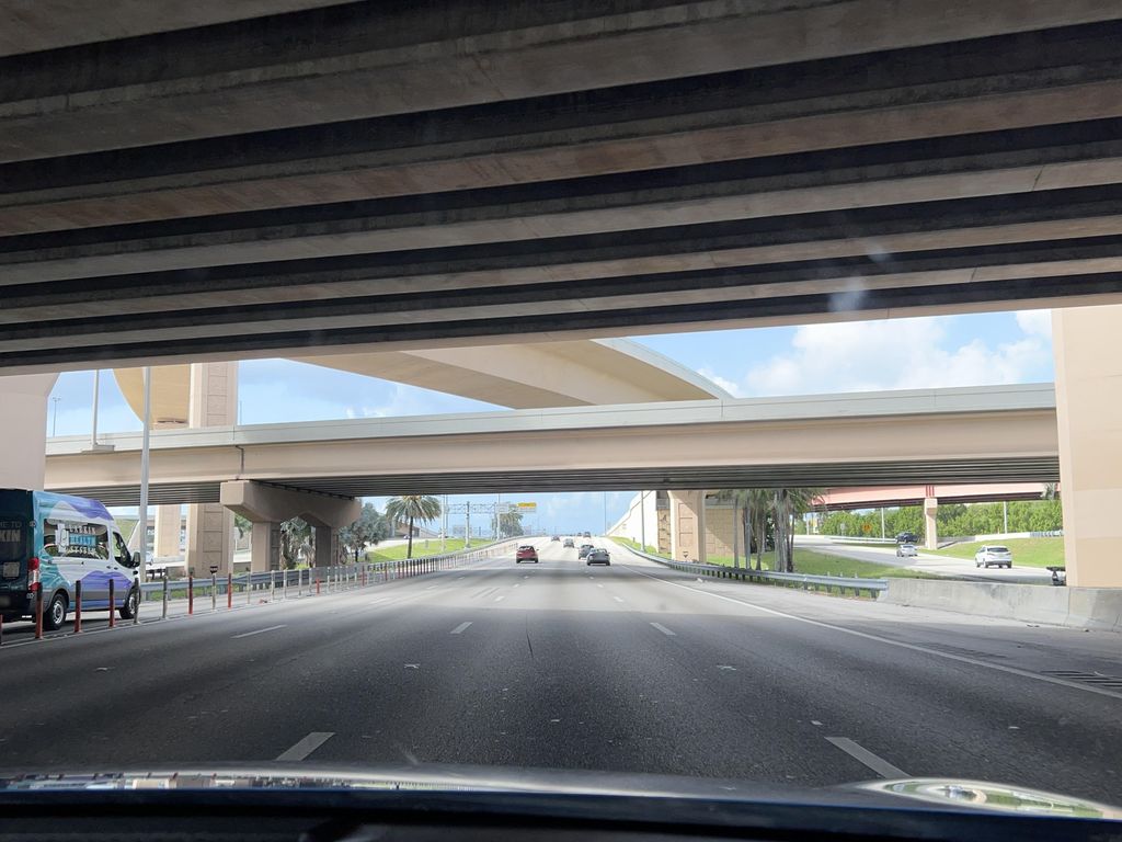East Fountainbleau, Fountainebleau — Street-level view — Mapillary