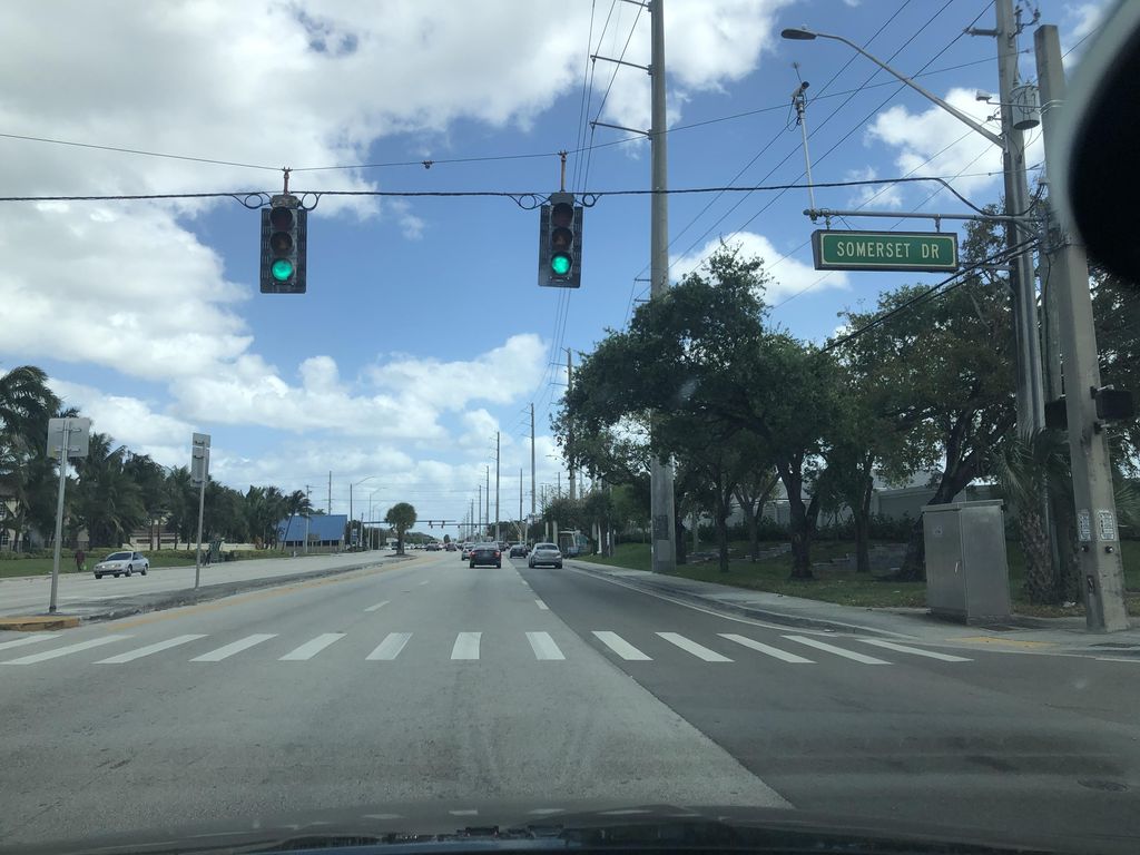Flamingo Village, Lauderdale Lakes — Street-level view — Mapillary
