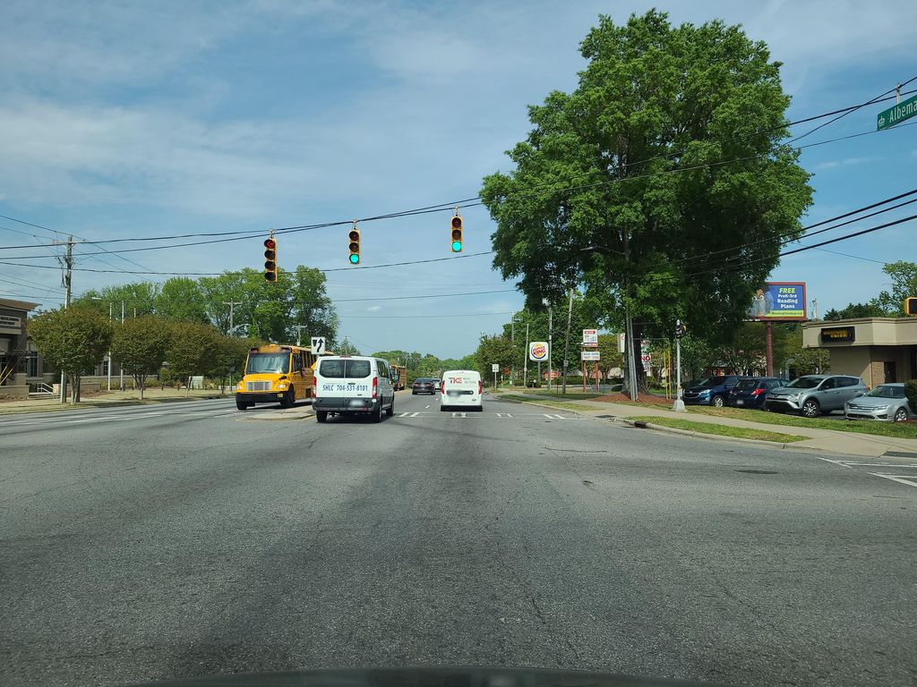 Idlewild, Charlotte — Street-level view — Mapillary