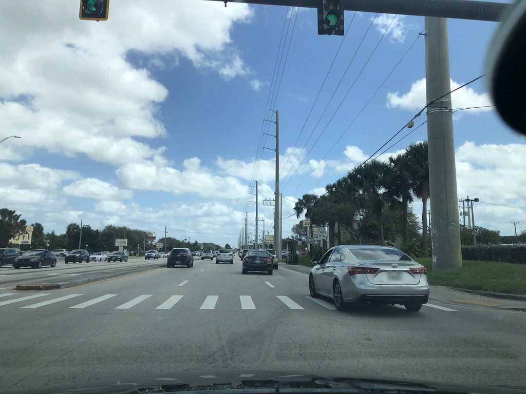 Lauderdale Lakes, Lauderdale Lakes — Street-level view — Mapillary