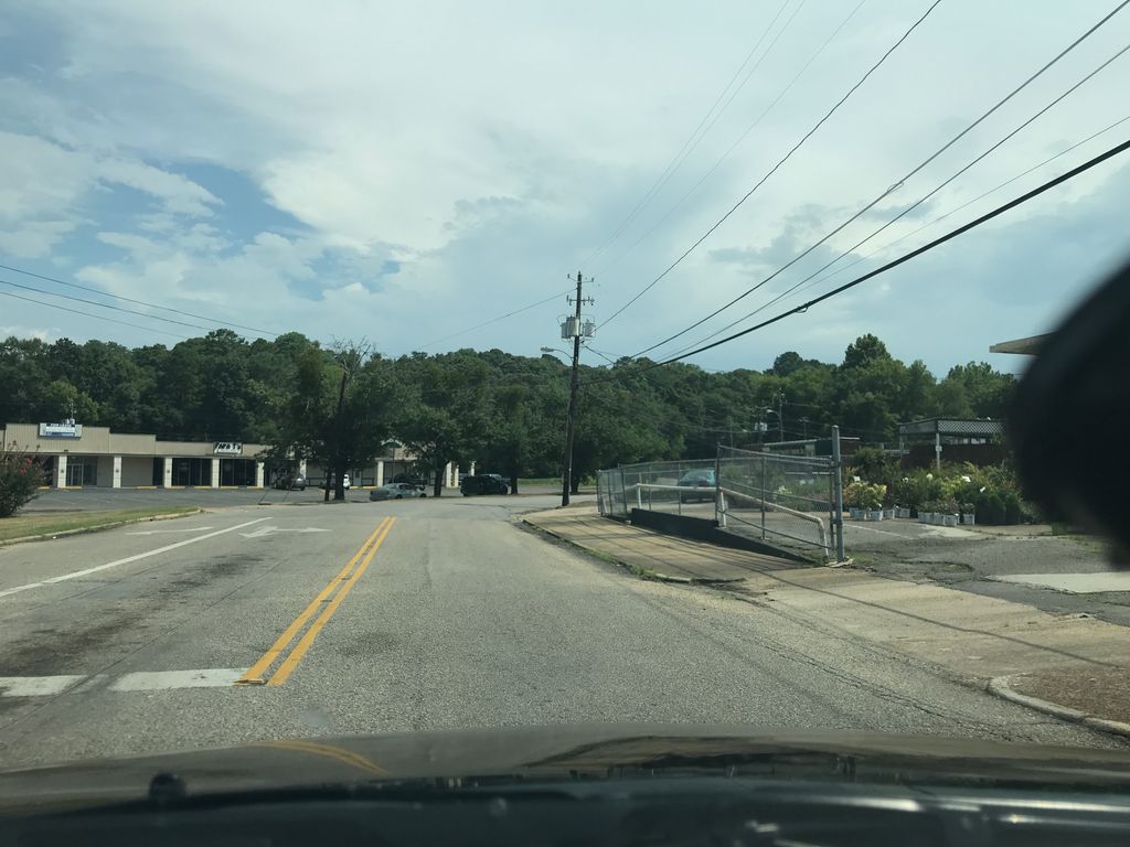 Oak Park, Montgomery — Street-level view — Mapillary
