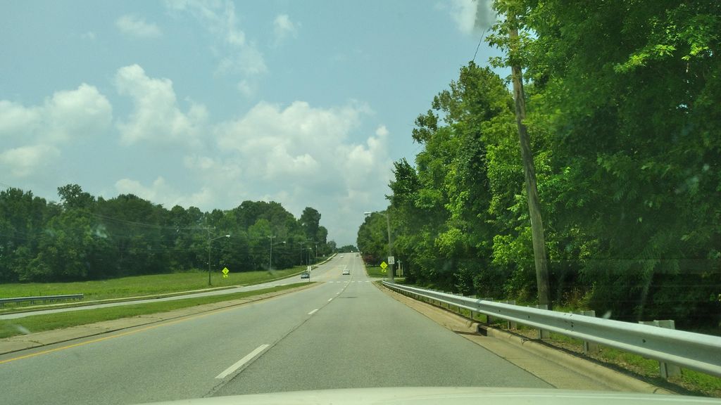 Quaker Run, Greensboro — Street-level view — Mapillary