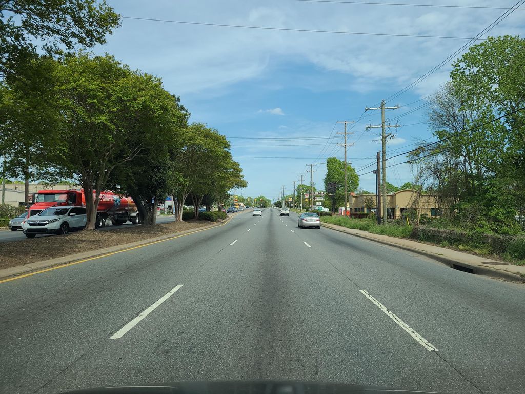 South Eastland 2, Charlotte — Street-level view — Mapillary