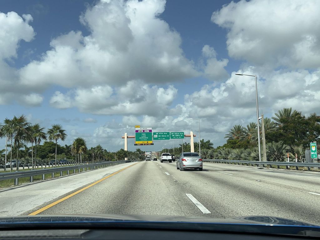 South Spanish Trace Condominums, Kendall — Street-level view — Mapillary