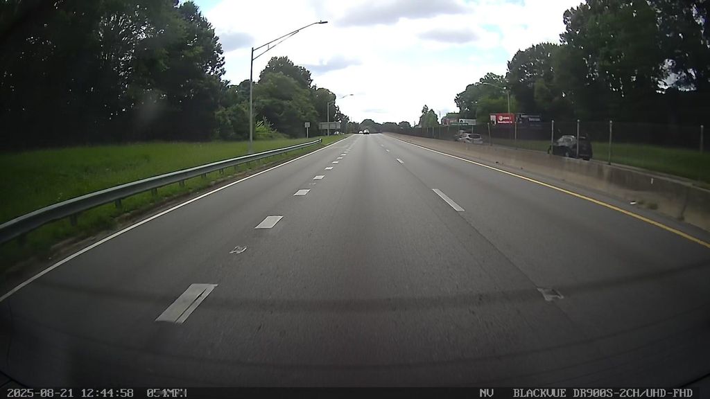 Stonegate Crossing, Greensboro — Street-level view — Mapillary