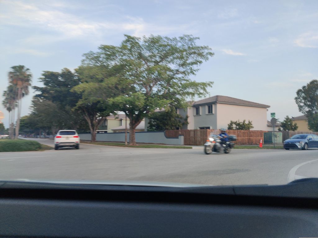 The Hammocks West, The Hammocks — Street-level view — Mapillary