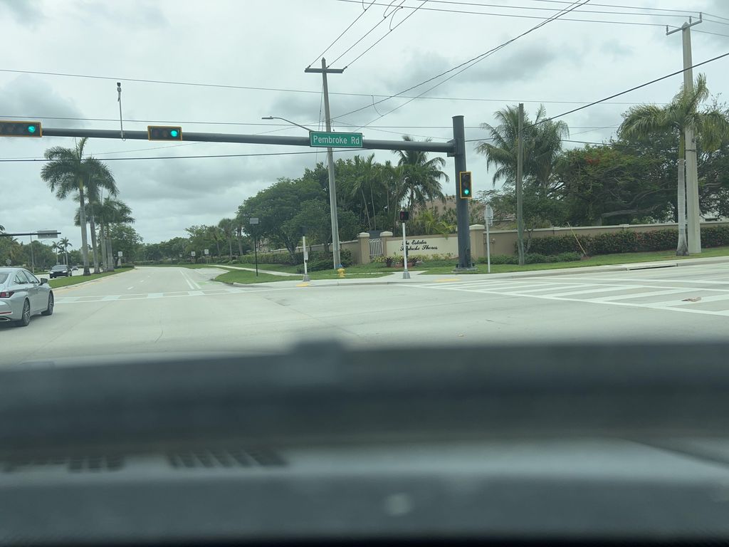 West Pembroke Pines, Pembroke Pines — Street-level view — Mapillary