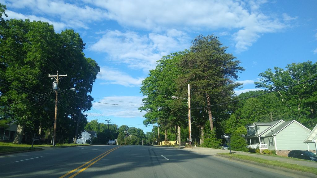 White Oak Heights, Greensboro — Street-level view — Mapillary